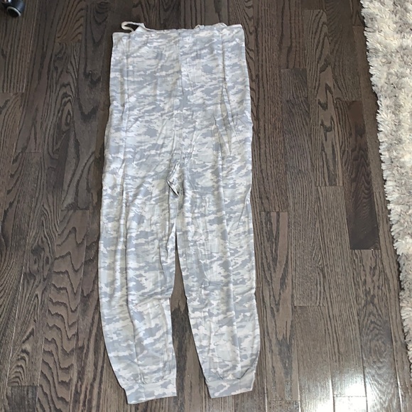 *NEW* Honeydew Cute Jumpsuit with pockets 🥰 - Medium - Picture 2 of 8